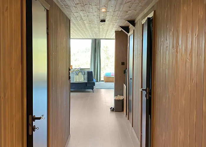 Prázdninový dům 4 Bedroom In *